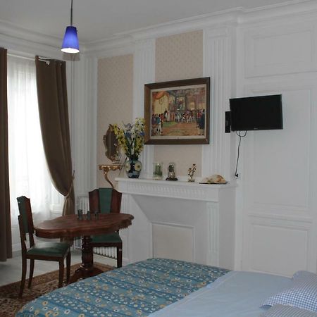 Les Unelli Hotel Cherbourg-en-Cotentin Exterior photo